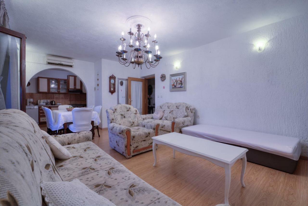 Apartment Lea เซนญ์ ภายนอก รูปภาพ